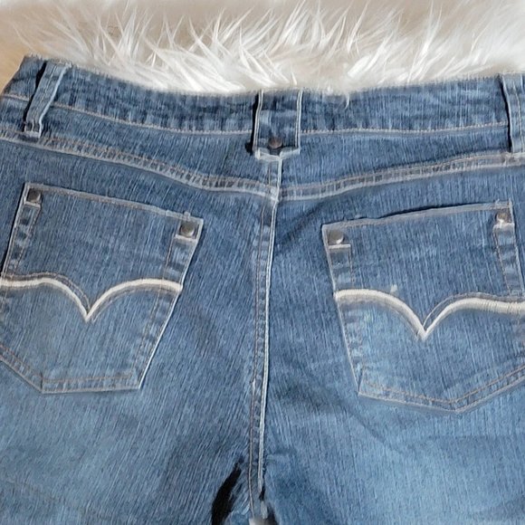 Mixit Dark Wash Cropped Jeggings. Embroidered flowers! Size 8 Petite - Picture 6 of 9